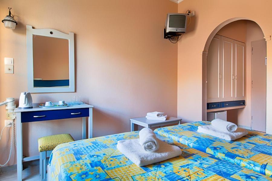 Rea Hotel Palaiochora Rum bild